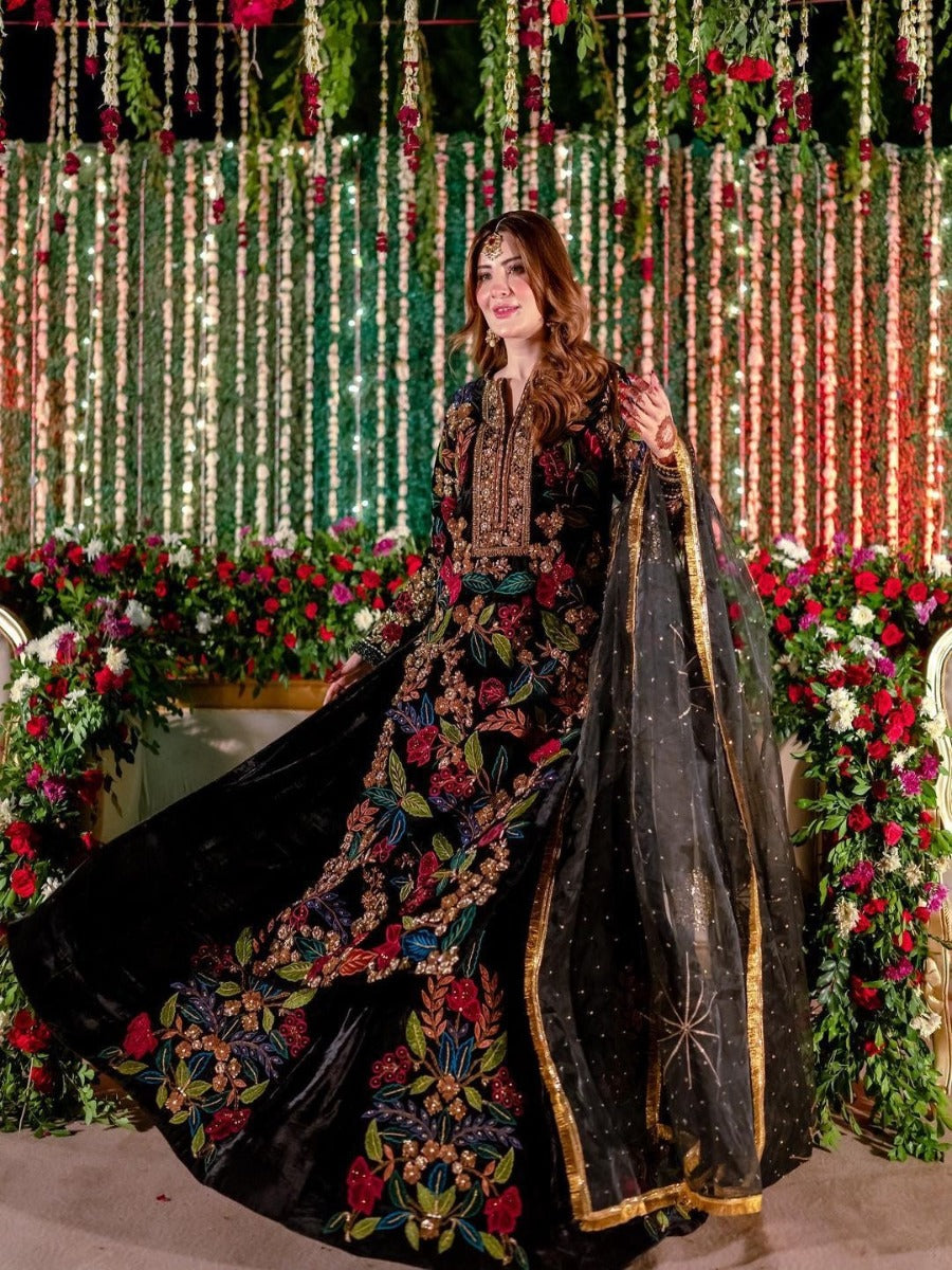 Launching New Designer Wedding Wear Look Velvet Top-Lehenga & Dupatta Set.