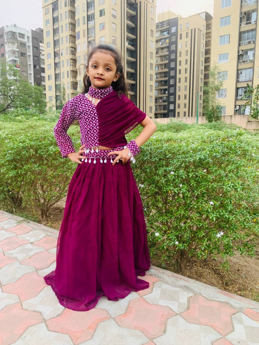 Launching New Đěsigner Party Wear Look Lehenga Choli With For Daughter.